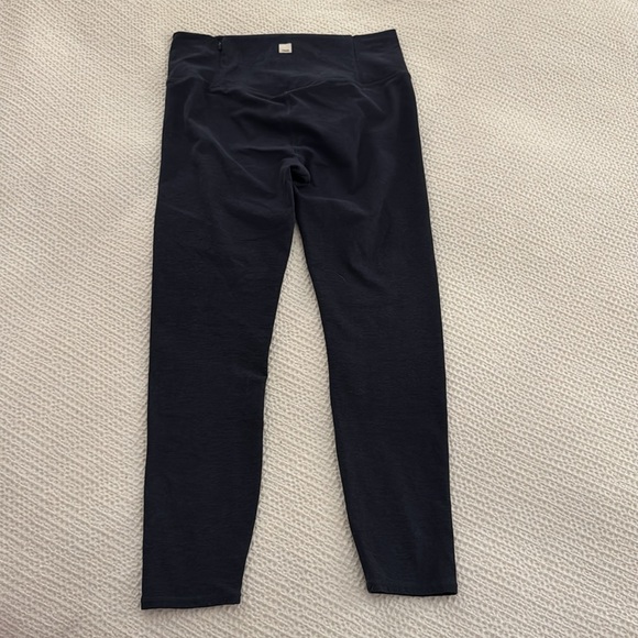 Vuori Clean Elevation Legging - Size Large - Picture 8 of 9